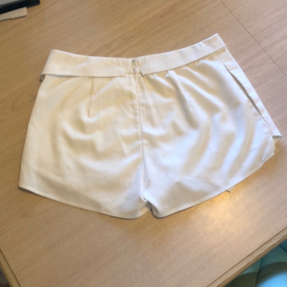 Envelope Fold Shorts - Picture 2 of 2